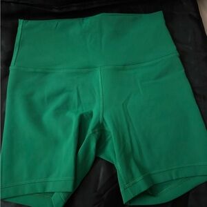 Lululemon Wunder Train High-Rise Short 6”